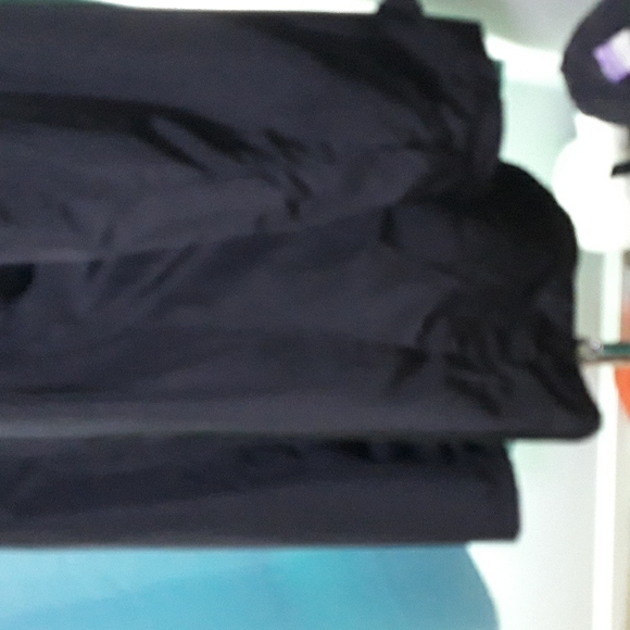 Saks 5th Avenue black windbreaker trenchcoat. Medium. Mint condition - Picture 9 of 10